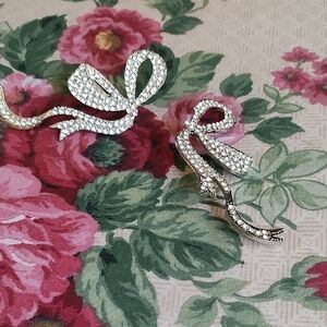 Elegant Silver TonedBow Earrings